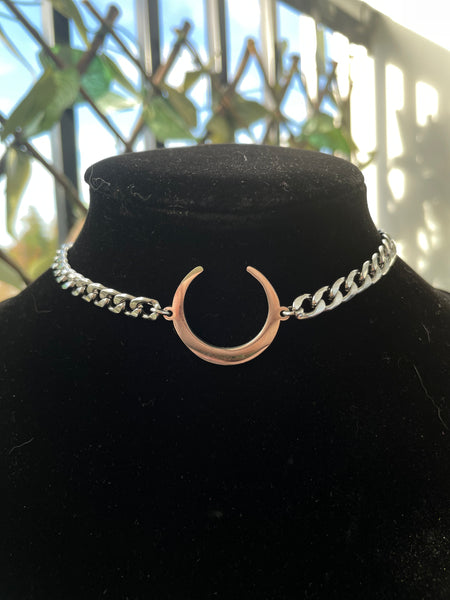 Simple Moon Choker/Necklace